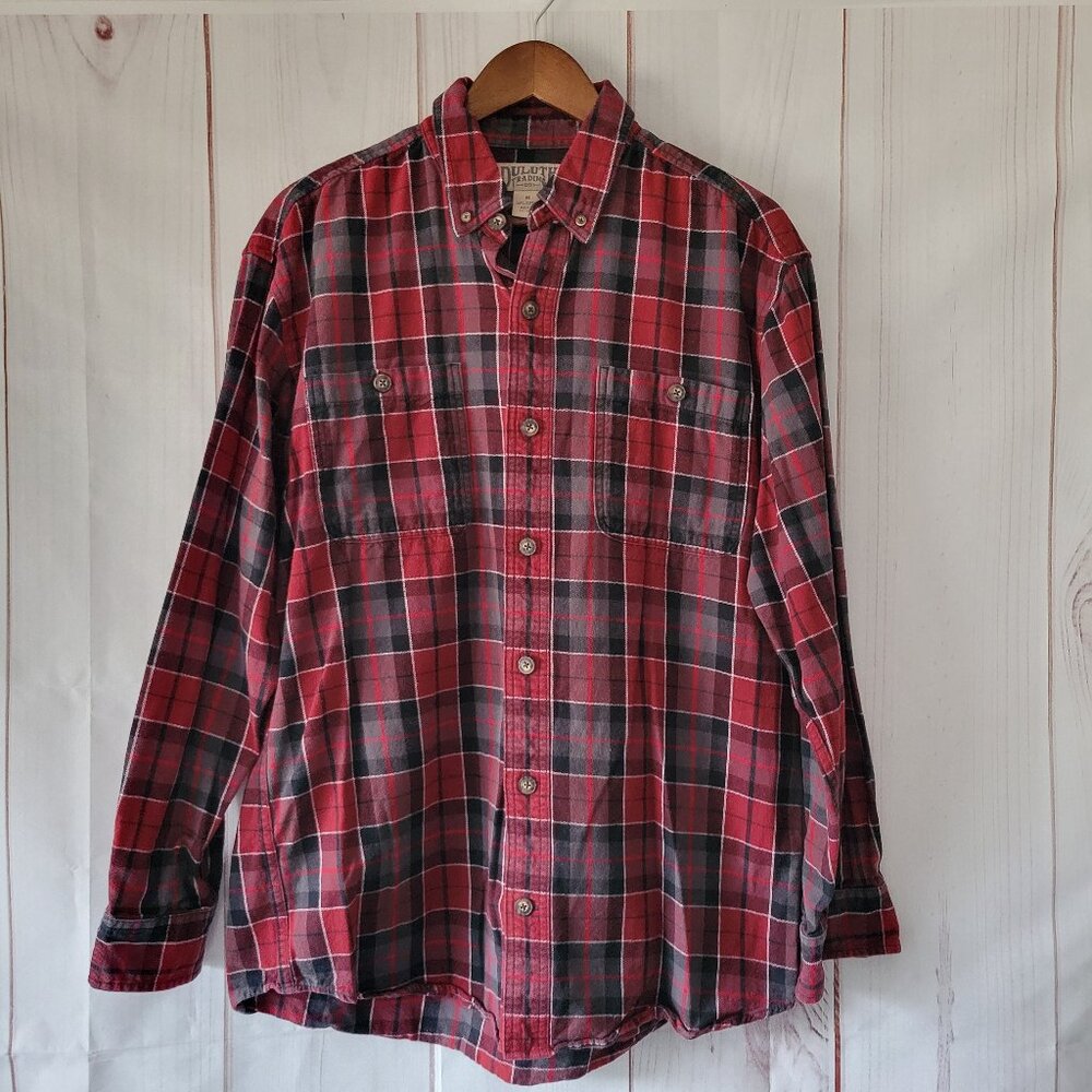 Duluth Trading Co Men’s M Button-down Long Sleeve Red Plaid Flannel Work Shirt